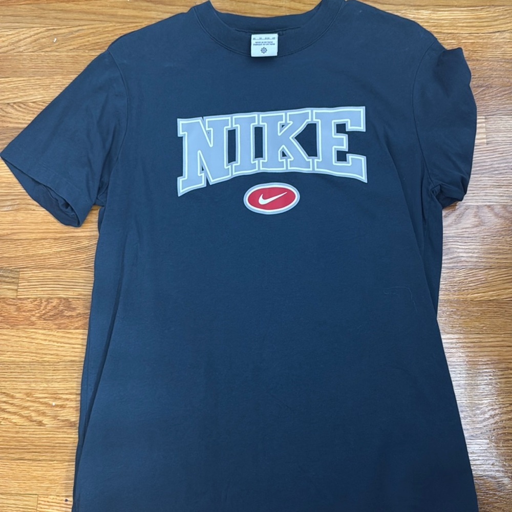 Nike women’s tee